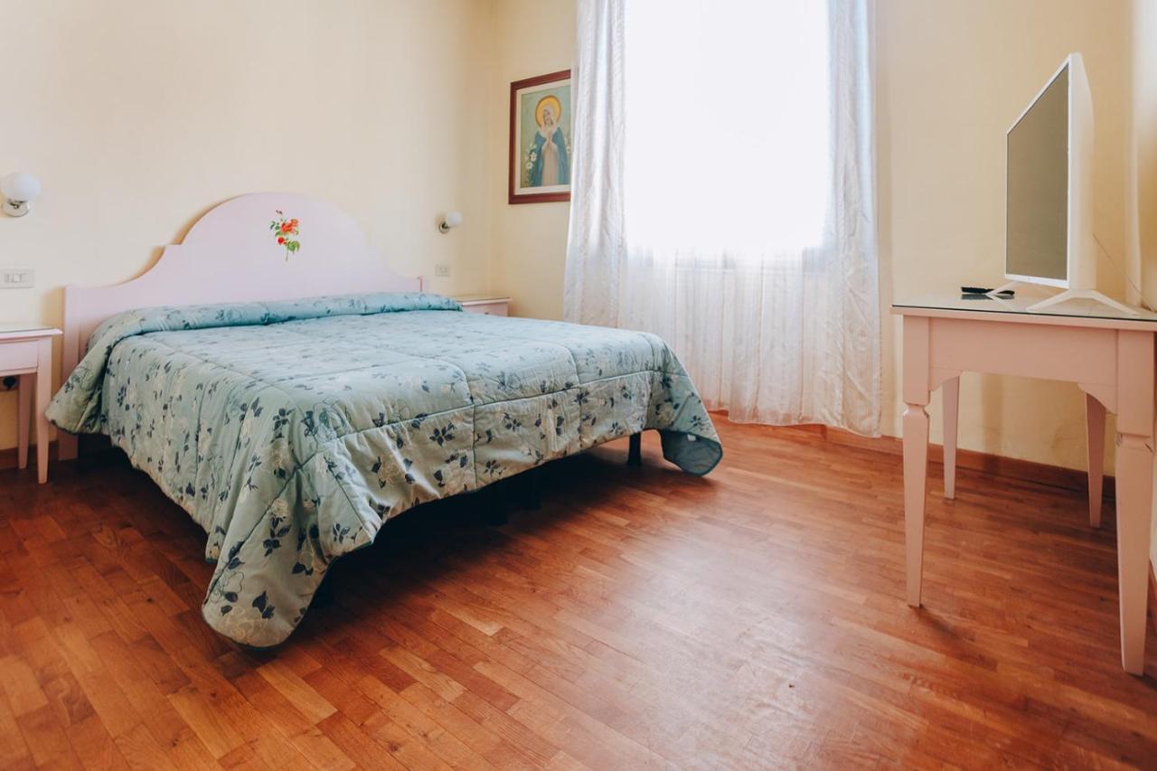 Hotel Savoia E Campana Montecatini Terme Exteriör bild