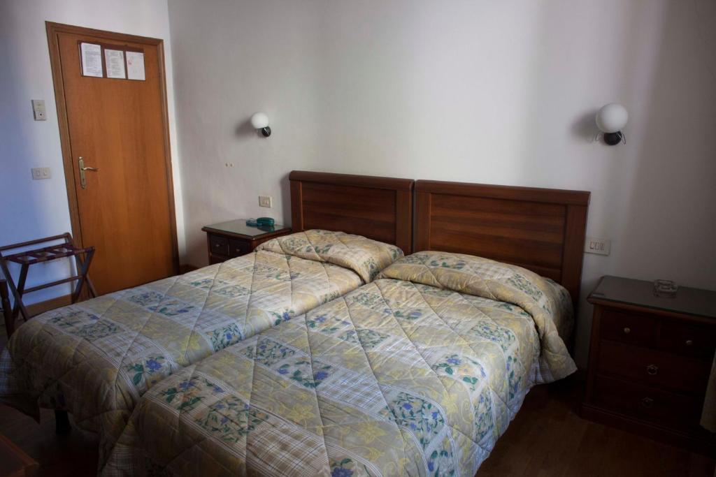 Hotel Savoia E Campana Montecatini Terme Rum bild